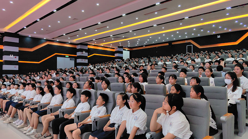 周口新星学校邀请教育名师指导演讲技巧